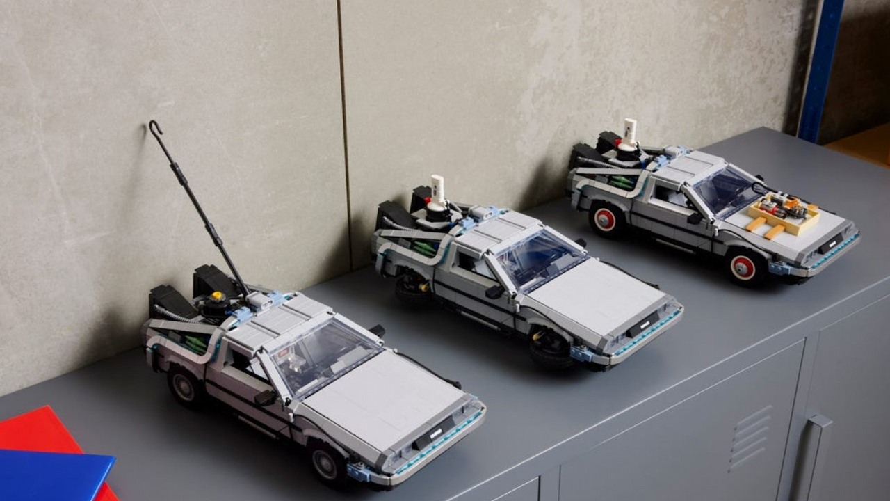 Superszczegółowy LEGO DeLorean z Powrotu do przyszłości to gratka dla fanów.
