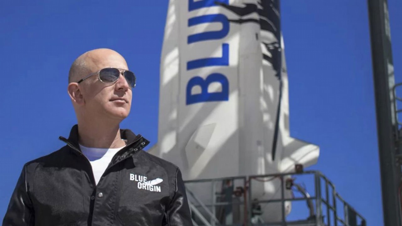 Ludzie nie chcą, żeby Jeff Bezos powrócił na Ziemię - jest petycja.