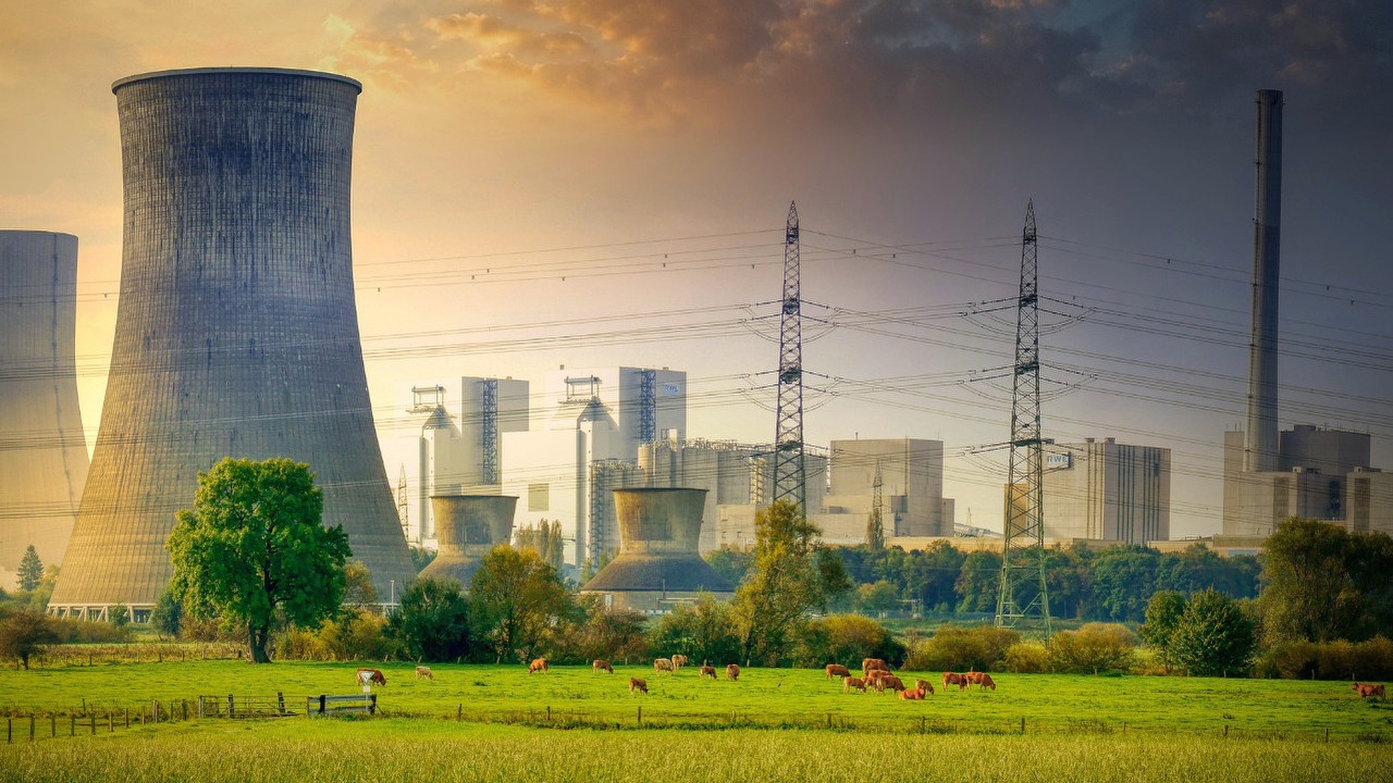 Wielka Brytania stawia na atom - nawet 25% energii z elektrowni jądrowych.