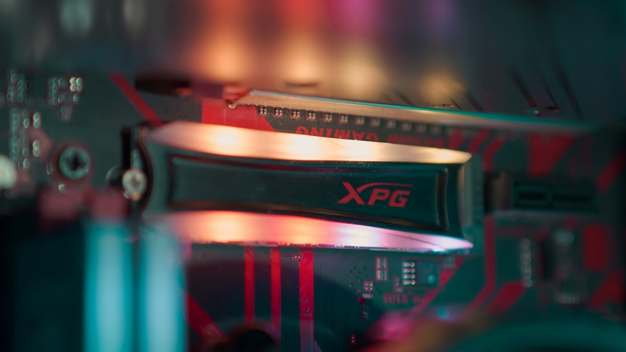 Kupił używaną płytę główną i znalazł w niej dysk SSD 2 TB.
