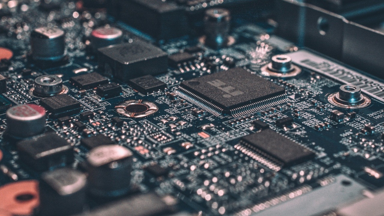 Intel opuszcza Rosję, firma nie ugięła się pod groźbami.