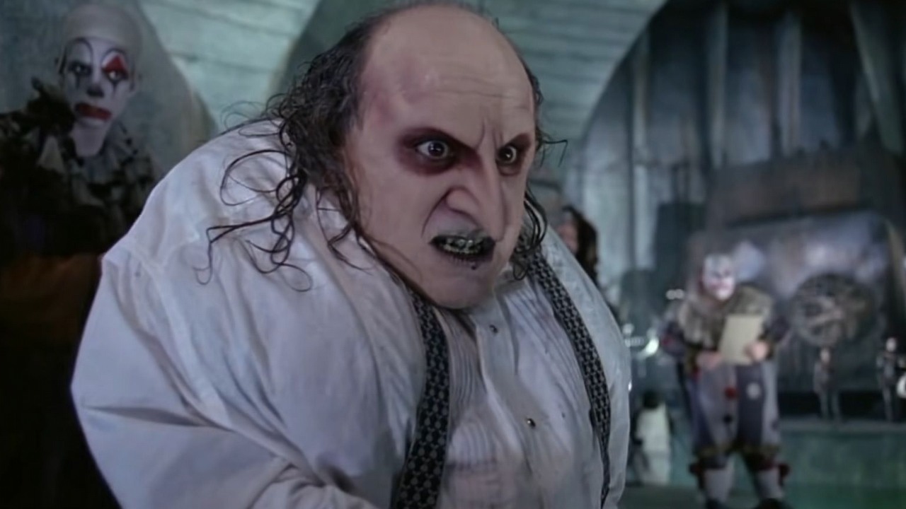 Danny DeVito komentuje Pingwina w wykonaniu Colina Farrella.