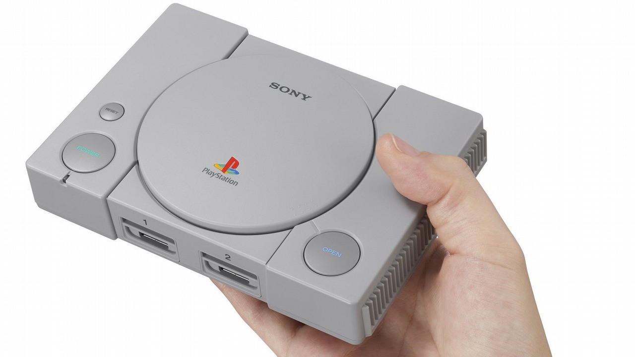 Podniszczone PlayStation wzięte za bombę; terminal w Bostonie ewakuowany.