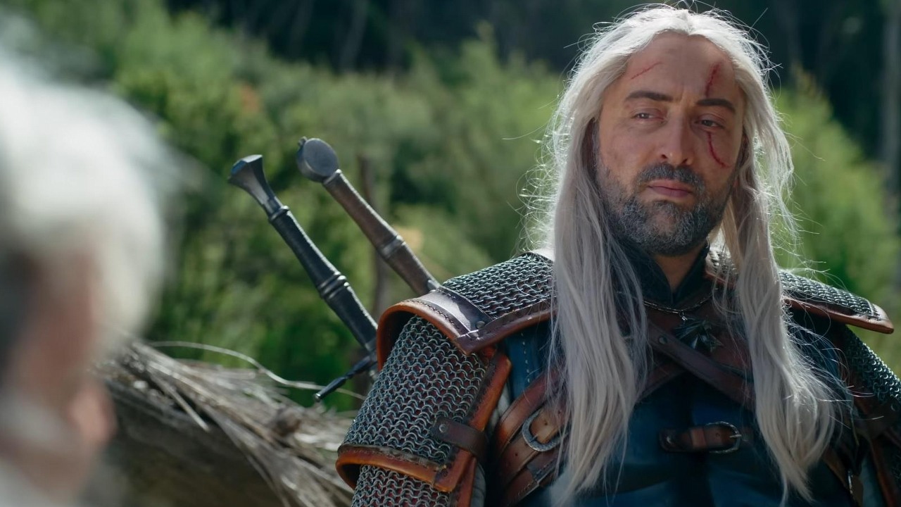 Geralt ograbia staruszkę w parodii Wiedźmina 3.