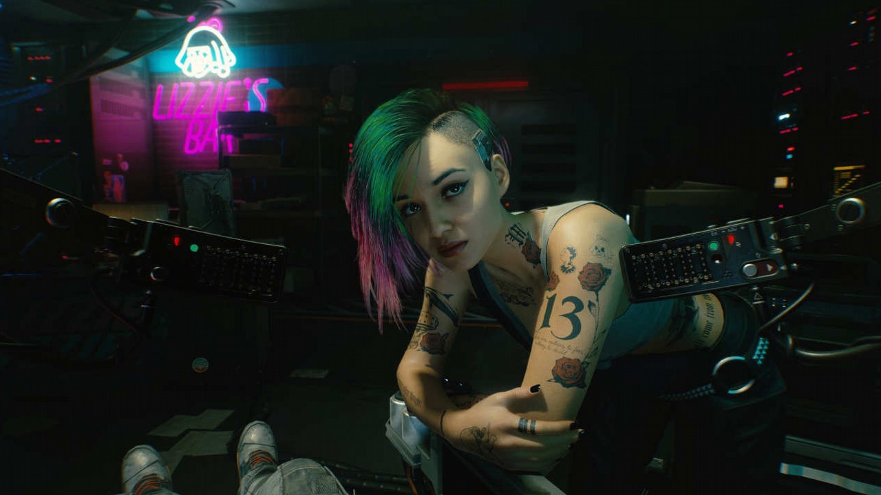 Ulepszony romans w Cyberpunk 2077 - Judy już nie stoi przy oknie.