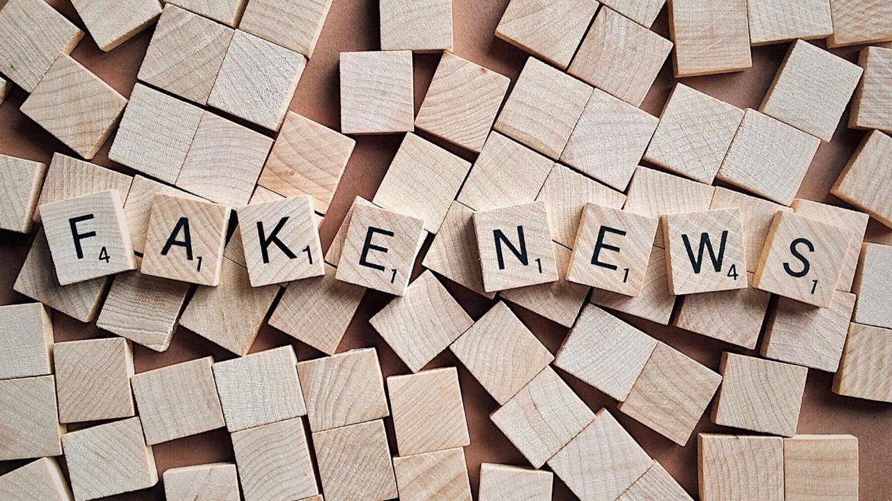 150 tys. dolarów na walkę z wyborczą dezinformacją.