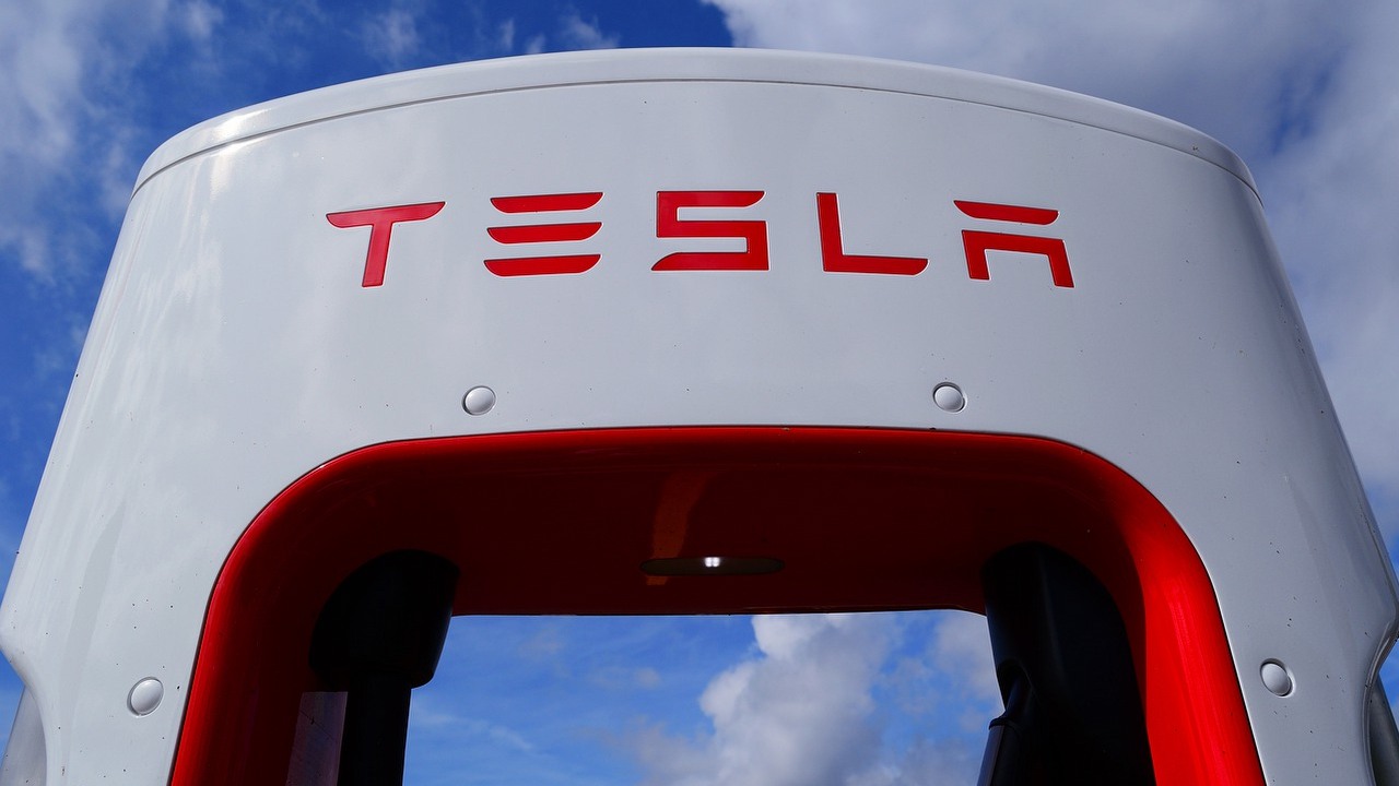 Elon Musk chce zwolnić 10% pracowników, bo ma złe przeczucia.