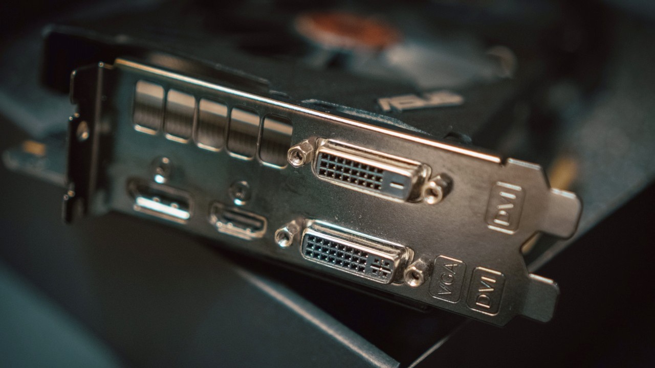 Nvidia może opóźniać premiery kart RTX 4000, jak zwykle chodzi o pieniądze.