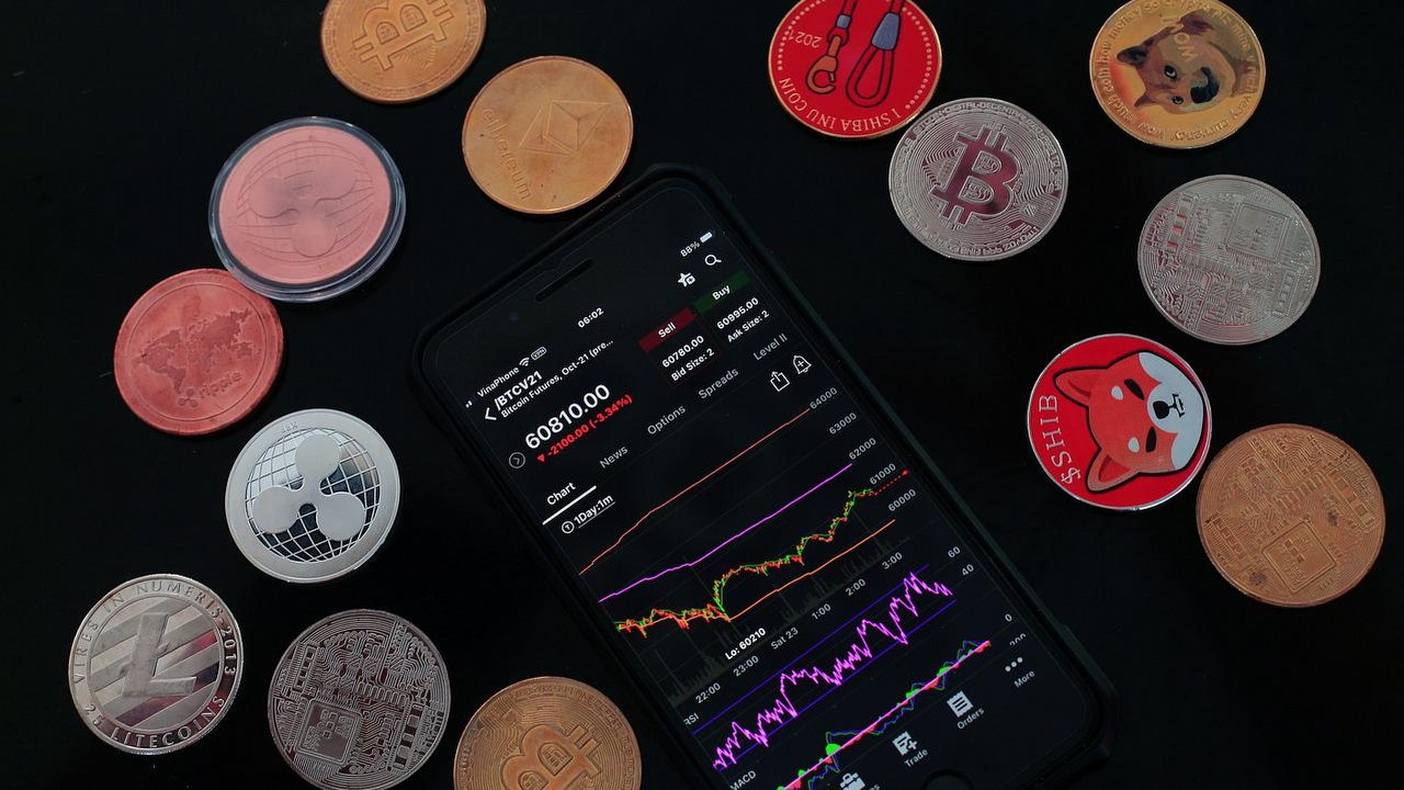 Elon Musk pozwany na 258 mld dolarów. Poszło o dogecoin.