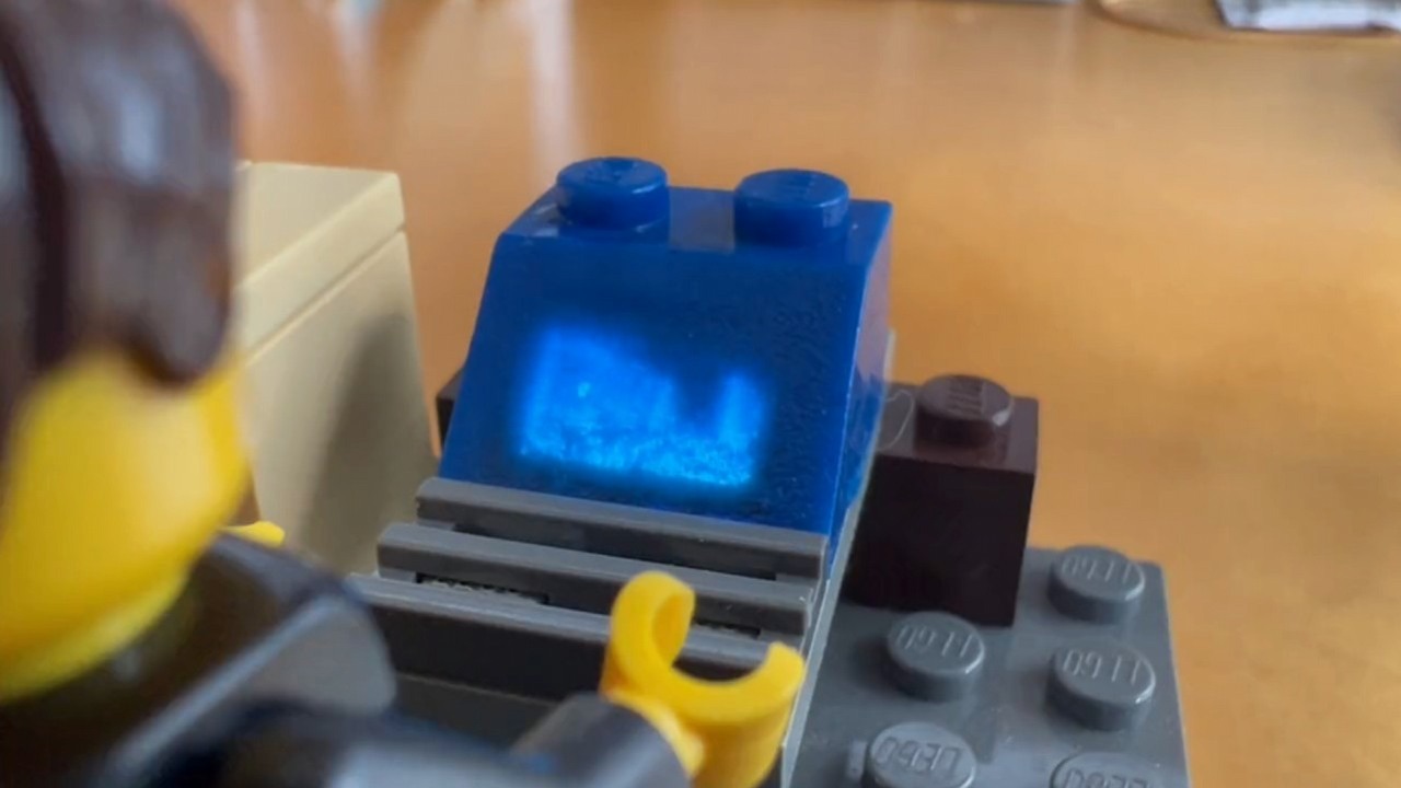 Doom na klocku LEGO.