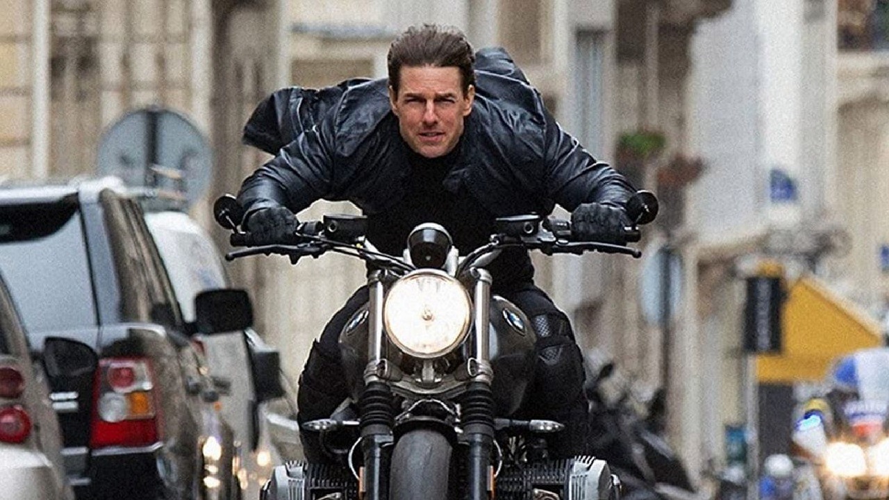 Zobacz, jak Tom Cruise naraża życie na planie Mission Impossible.