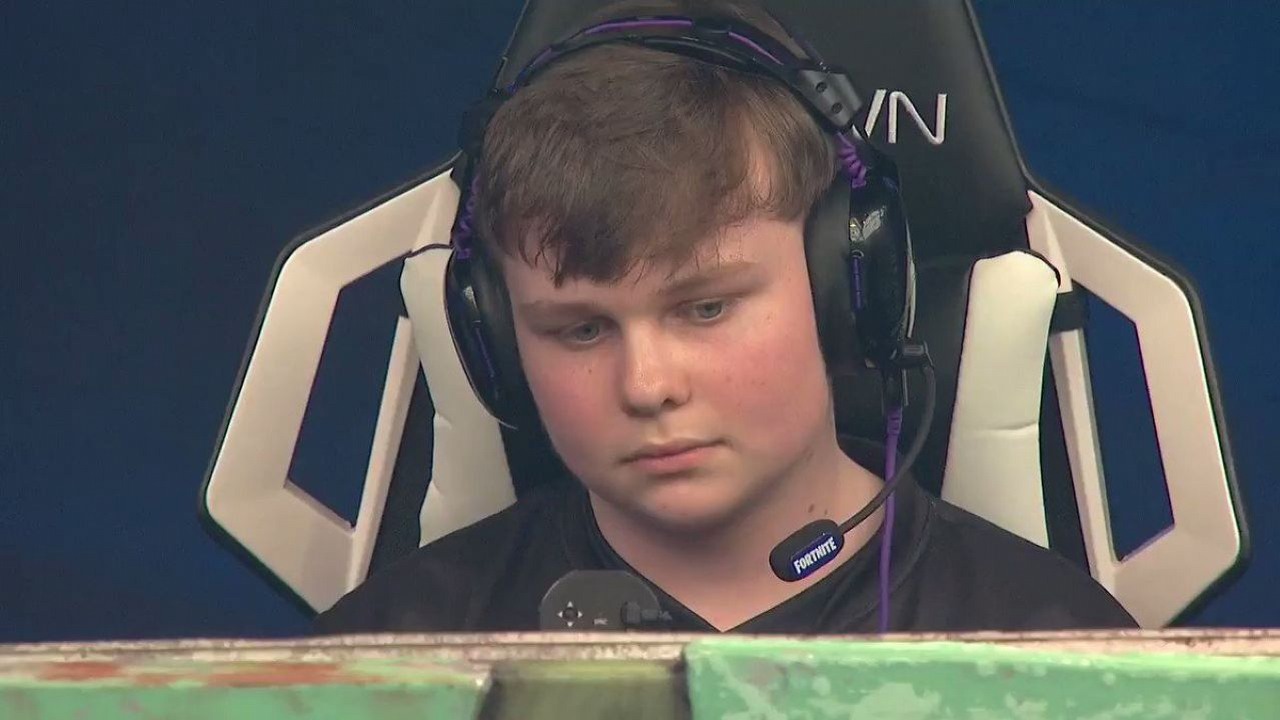 Porzucił szkołę jako 15-latek, by robić karierę w Fortnite, teraz opuszcza grę.