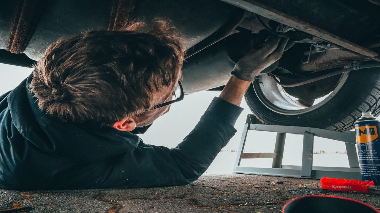 Samochody elektryczne są o 22% tańsze w naprawie.
