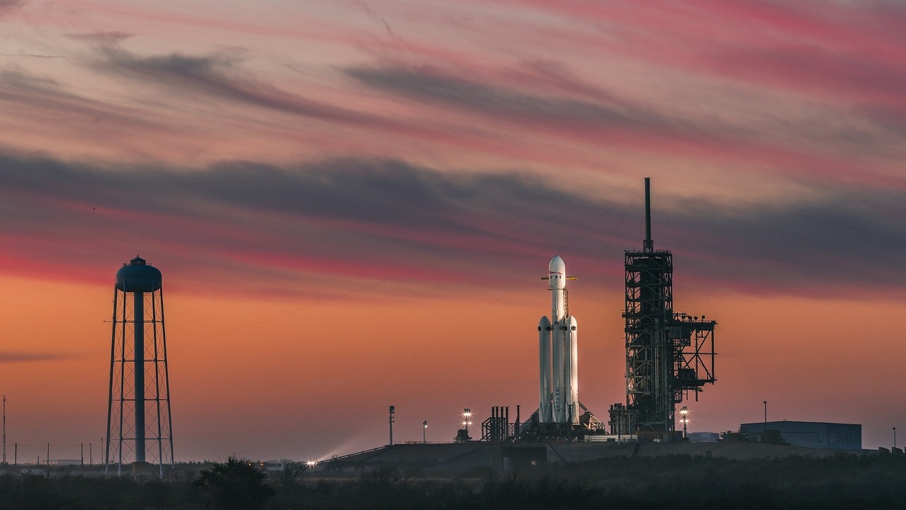 Rakieta Elona Muska wyniesie w kosmos satelity szpiegowskie.
