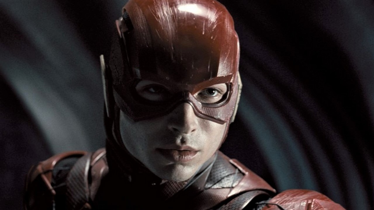 Ezra Miller przeprasza, Flash może zostać uratowany.