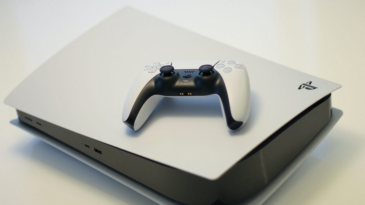 Nowe PS5 jest zupełnie inne w środku, lżejsze i bardziej „eko”.