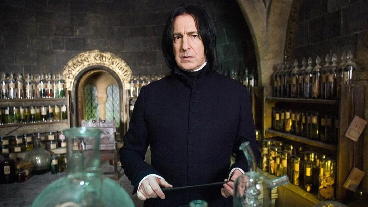 Co przekonało Alana Rickmana do roli Snape’a w Harrym Potterze? Mamy odpowiedź, źródło grafiki: Harry Potter i Zakon Feniksa, David Yates, Warner Bros. Pictures, 2007.