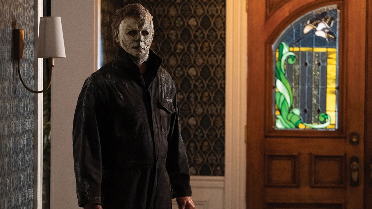 Zwiastun Halloween Ends zapowiada ostateczne starcie Laurie z Michaelem Myersem, źródło grafiki: Halloween Ends; David Gordon Green; Universal Pictures; 2022.