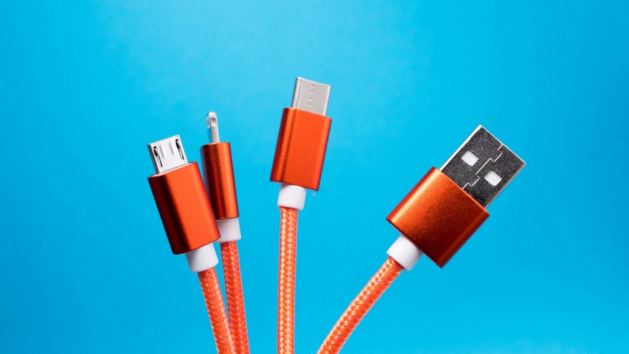 Apple przegrało z UE; USB-C standardem, źródło grafiki: Lucian Alexe/Unsplash..