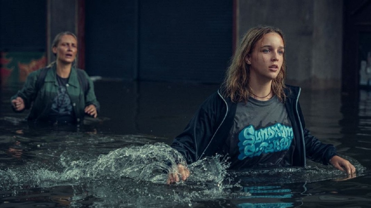 Wielka woda podbija Netflixa. Zobacz opinie i recenzje polskiego serialu, źródło grafiki: Wielka woda, Jan Holoubk i Bartłomiej Ignaciuk, Netflix, 2022.