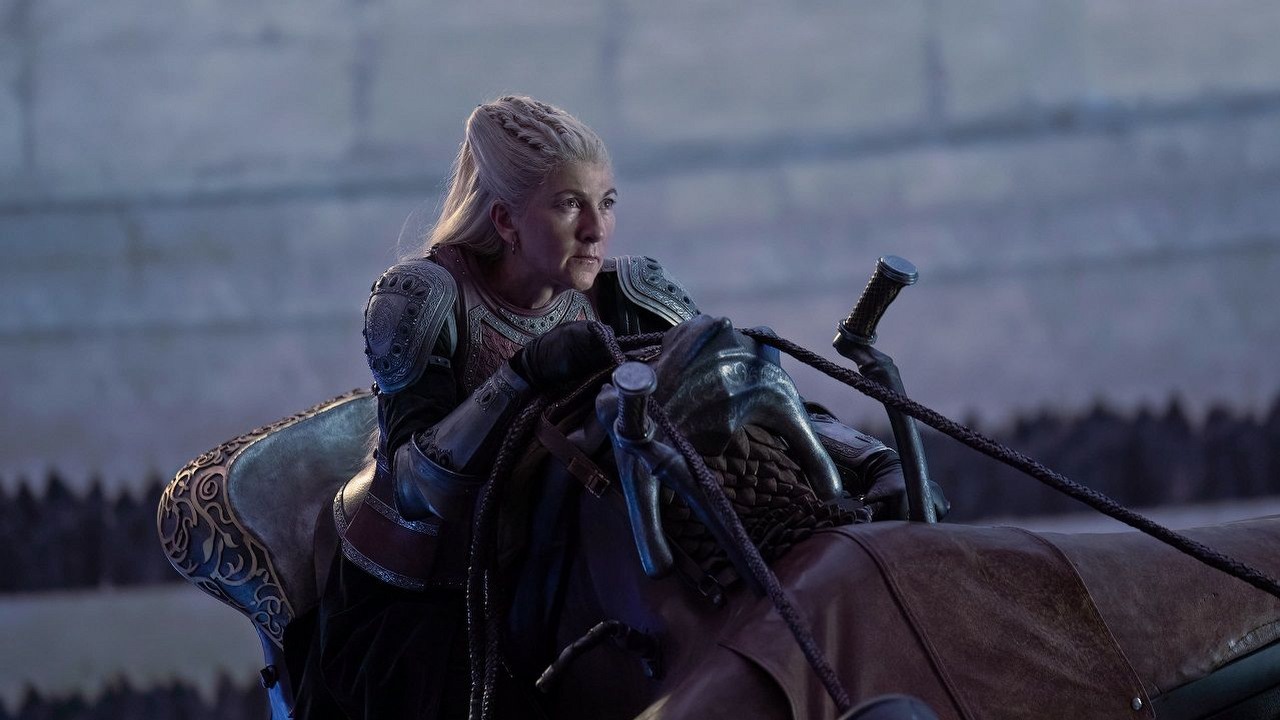 Scenarzystka Rodu smoka i Eve Best wyjaśniają decyzję Rhaenys z 9. odcinka, źródło grafiki: Ród smoka, Miguel Sapochnik i Ryan Condal, HBO, 2022.