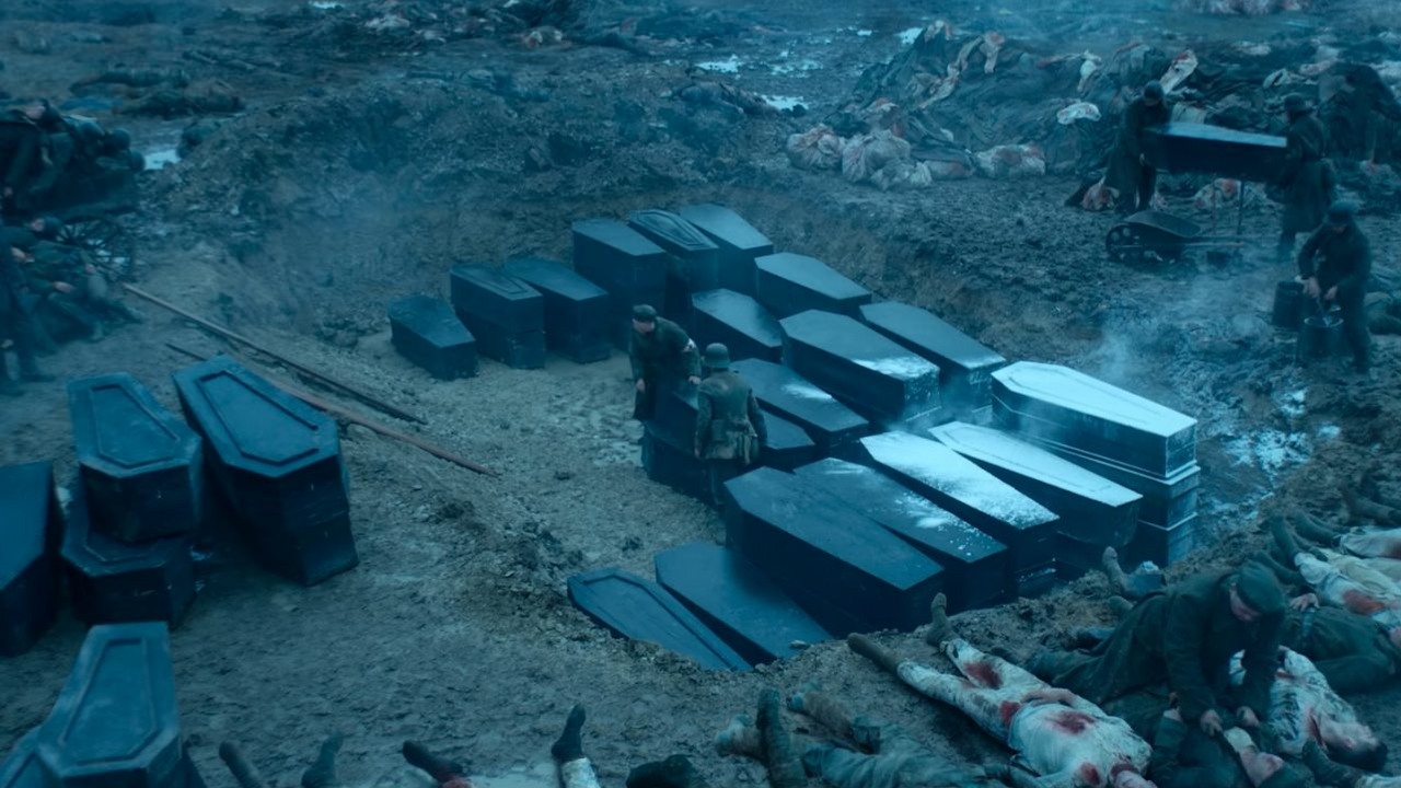 Zwiastun Na zachodzie bez zmian Netflixa pokazuje brutalność wojny, źródło grafiki: Na zachodzie bez zmian, reż. Edward Berger, Netflix, 2022.