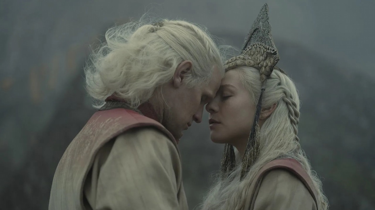 Matt Smith z Rodu smoka o swoim podejściu do relacji Daemona i Rhaenyry, źródło grafiki: Ród smoka; Miguel Sapochnik i Ryan Condal; HBO; 2022.