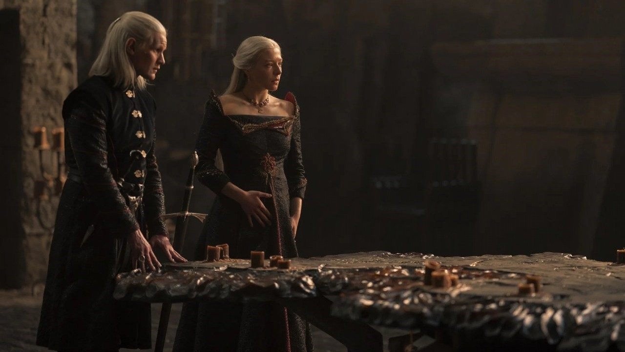 Ostatni odcinek 1 sezonu Rodu smoka stawia pytanie o rolę kobiety w Westeros, źródło grafiki: Ród smoka, reż. Greg Yaitanes, HBO 2022.