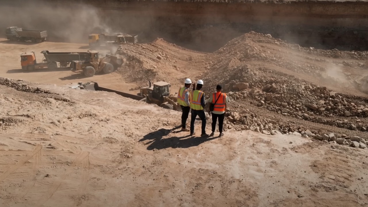 Arabia Saudyjska buduje futurystyczne megamiasto, źródło grafiki: Dezeen | YouTube.