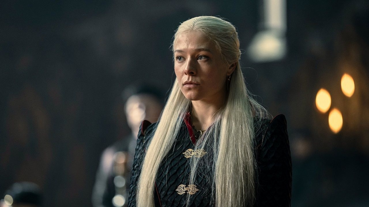 Wiemy, kiedy Ród smoka wróci z 2. sezonem i czy powstaną kolejne spin-offy Gry o tron, źródło grafiki: Ród smoka, Miguel Sapochnik i Ryan Condal, HBO, 2022.