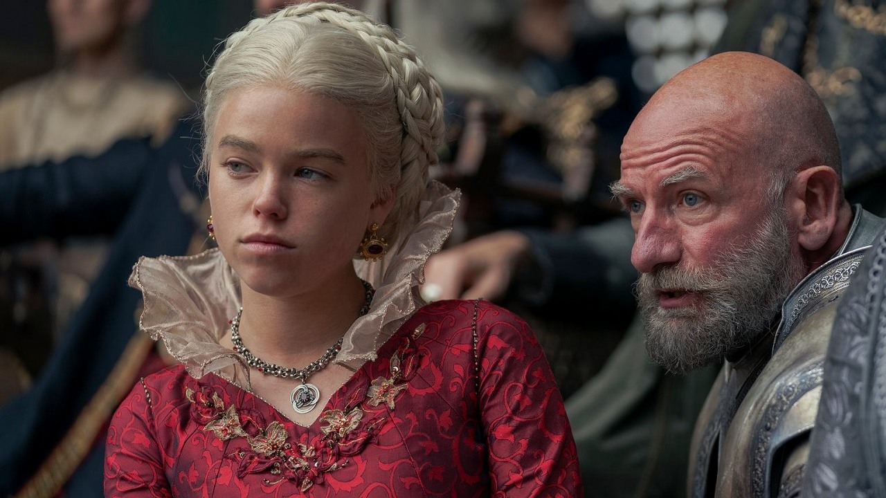 George R.R. Martin chciał, żeby w Rodzie smoka było więcej przeskoków czasowych, źródło grafiki: Ród smoka; Ryan Condal i Miguel Sapochnik; HBO; 2022.