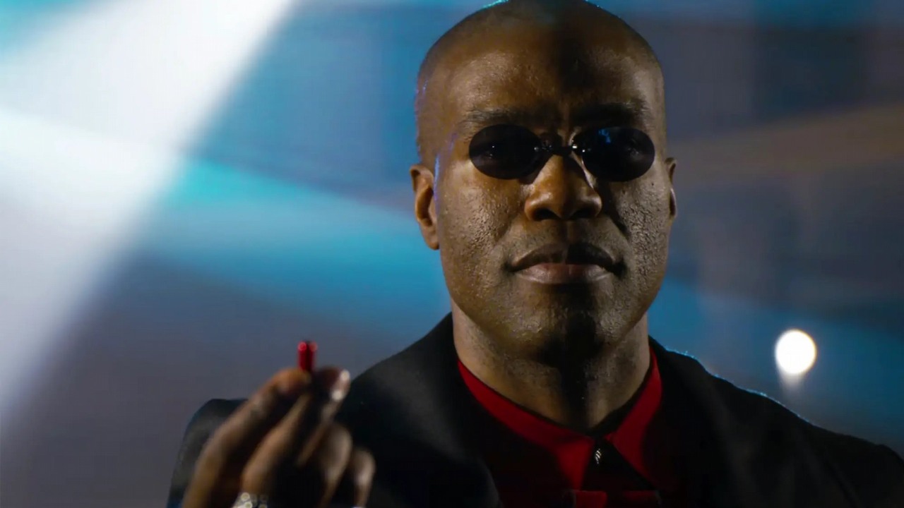 Gwiazda Matrix Zmartwychwstania zagra Wonder Mana w serialu Marvela, źródło grafiki: Matrix Zmartwychwstania; Lana Wachowski; Warner Bros.; 2021.