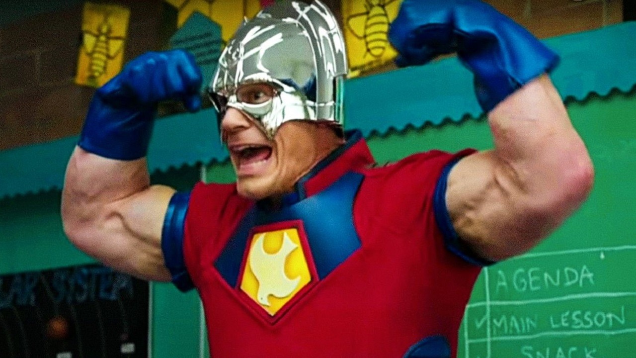 James Gunn nie ignoruje głosów fanów DC, komentuje ich prośby, źródło grafiki: Peacemaker; James Gunn; DC Studios; 2022.