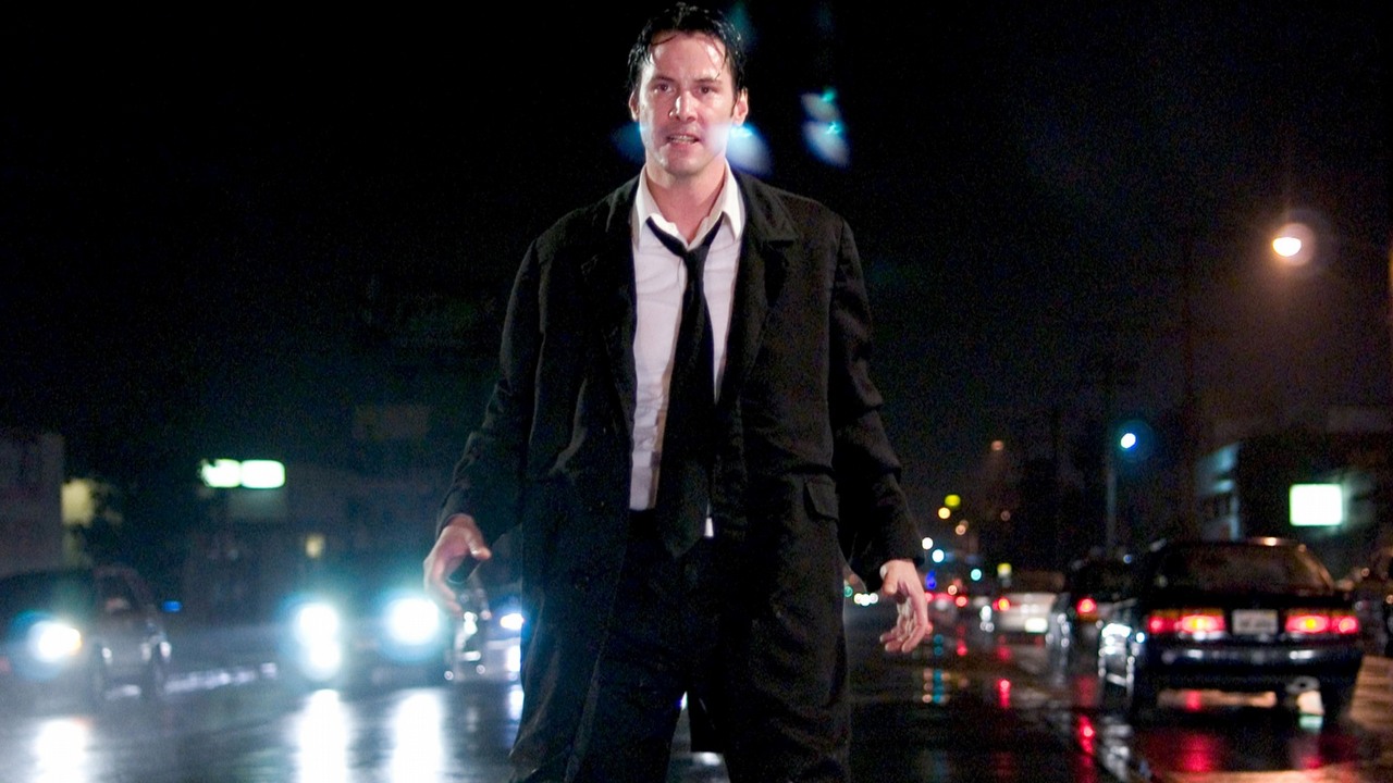 Constantine tym razem z zasłużoną kategorią R? Tego chce reżyser sequela, źródło grafiki: Constantine, Francis Lawrence, Warner Bros., 2005.