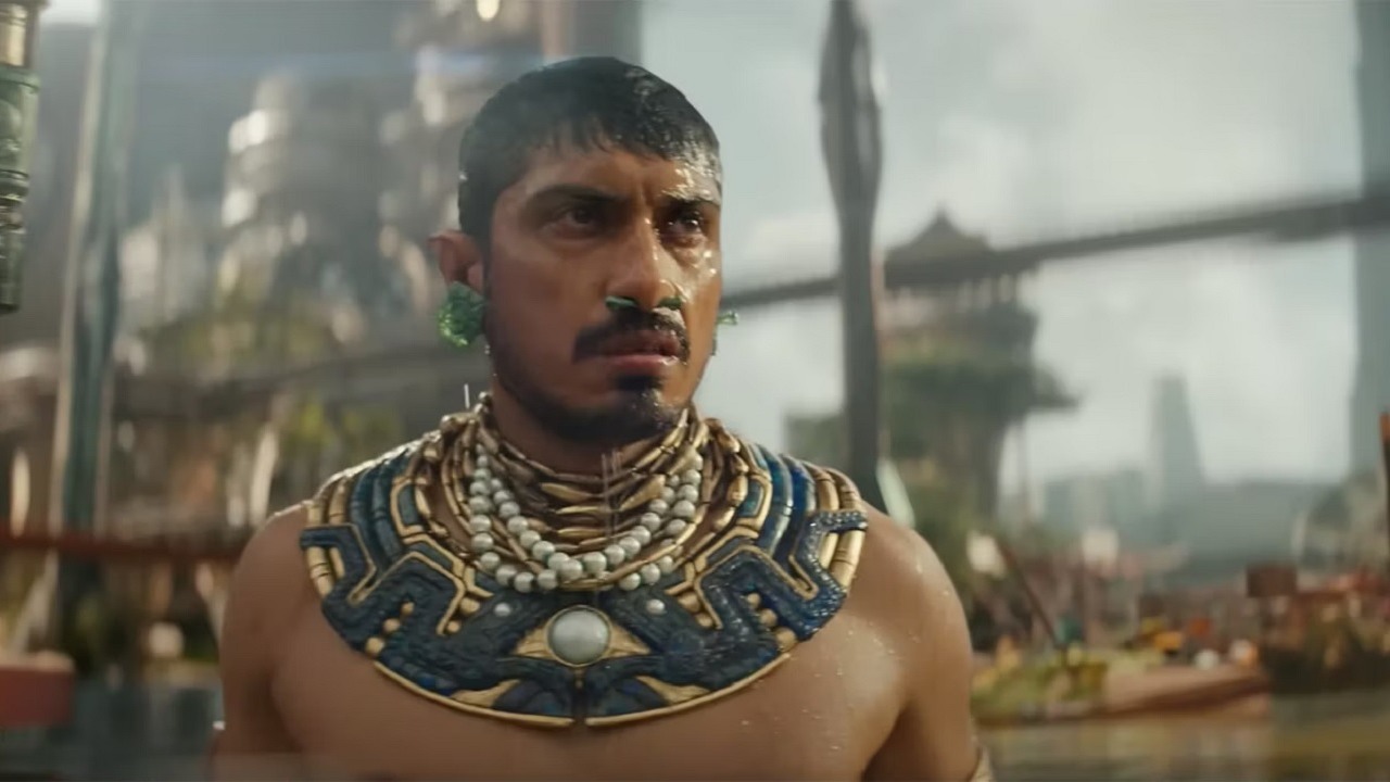 Wyjaśniamy, czy Namor z Czarnej Pantery 2 jest w stanie się regenerować, źródło grafiki: Czarna Pantera: Wakanda w moim sercu; Ryan Coogler; Marvel Studios; 2022.