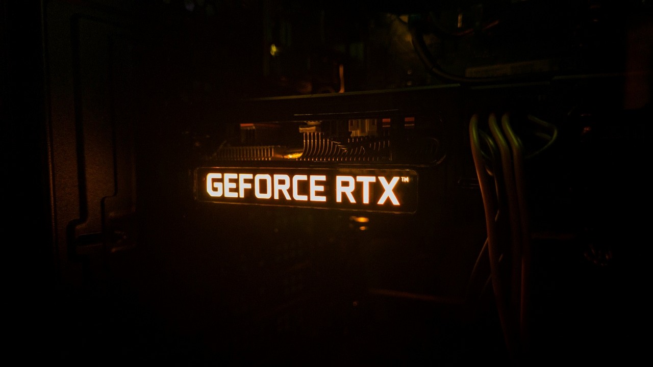 RTX 4080 nie cieszy się popularnością, karta zalega w sklepach, źródło grafiki: Unsplash / Alex Konokh.
