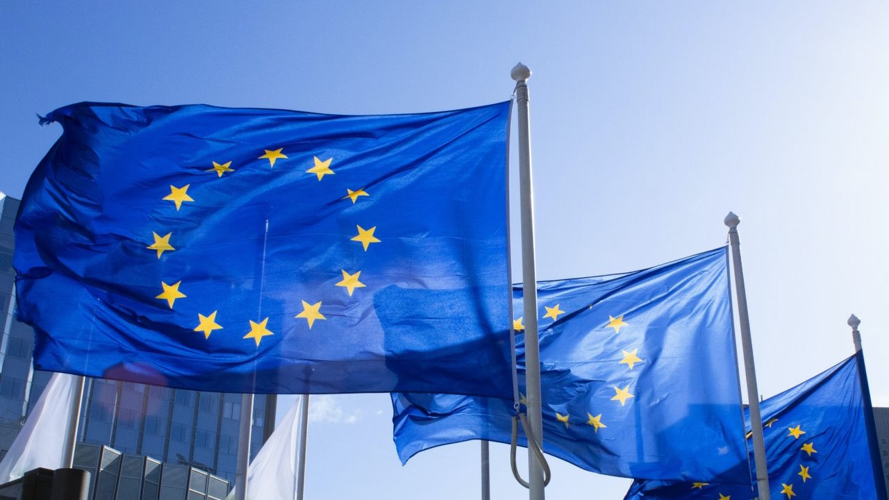 Unia Europejska stworzy własnego Starlinka, źródło grafiki: Unsplash | ALEXANDRE LALLEMAND..
