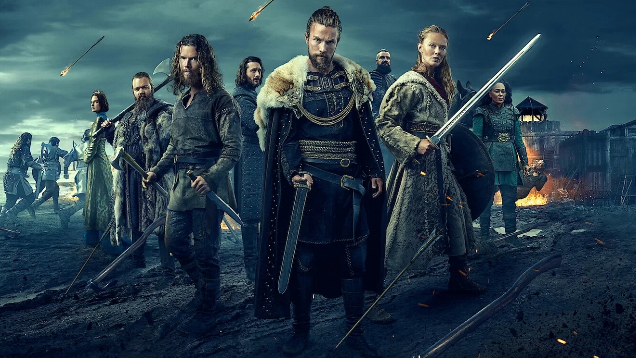 Marcin Dorociński na zdjęciu z Wikingów: Walhalli. Wiemy, kiedy premiera 2. sezonu, źródło grafiki: Wikingowie: Walhalla, Jeb Stuart, Netflix, 2022.