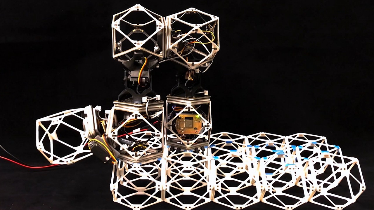 Roboty będą umiały budować roboty, źródło grafiki: Youtube | MIT.