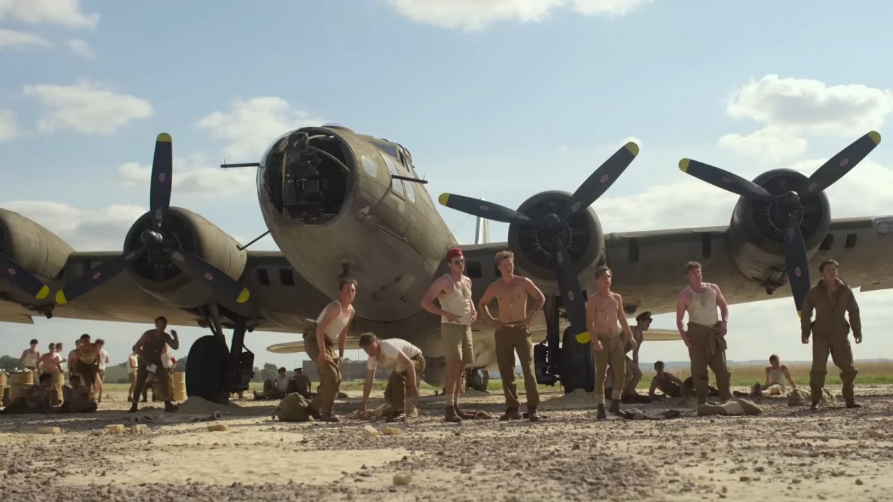 Kontynuacja Kompanii Braci na pierwszych urywkach, źródło grafiki: Masters of the Air; Steven Spielberg; Apple TV+; 2023.