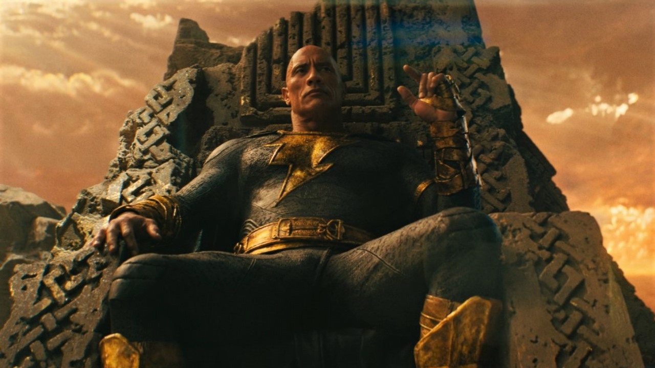 Tak wyglądałaby jedna ze scen w Black Adamie, gdyby film dostał kategorię R, źródło grafiki: Black Adam, Jaume Collet-Serra, DC Entertainment, 2022.