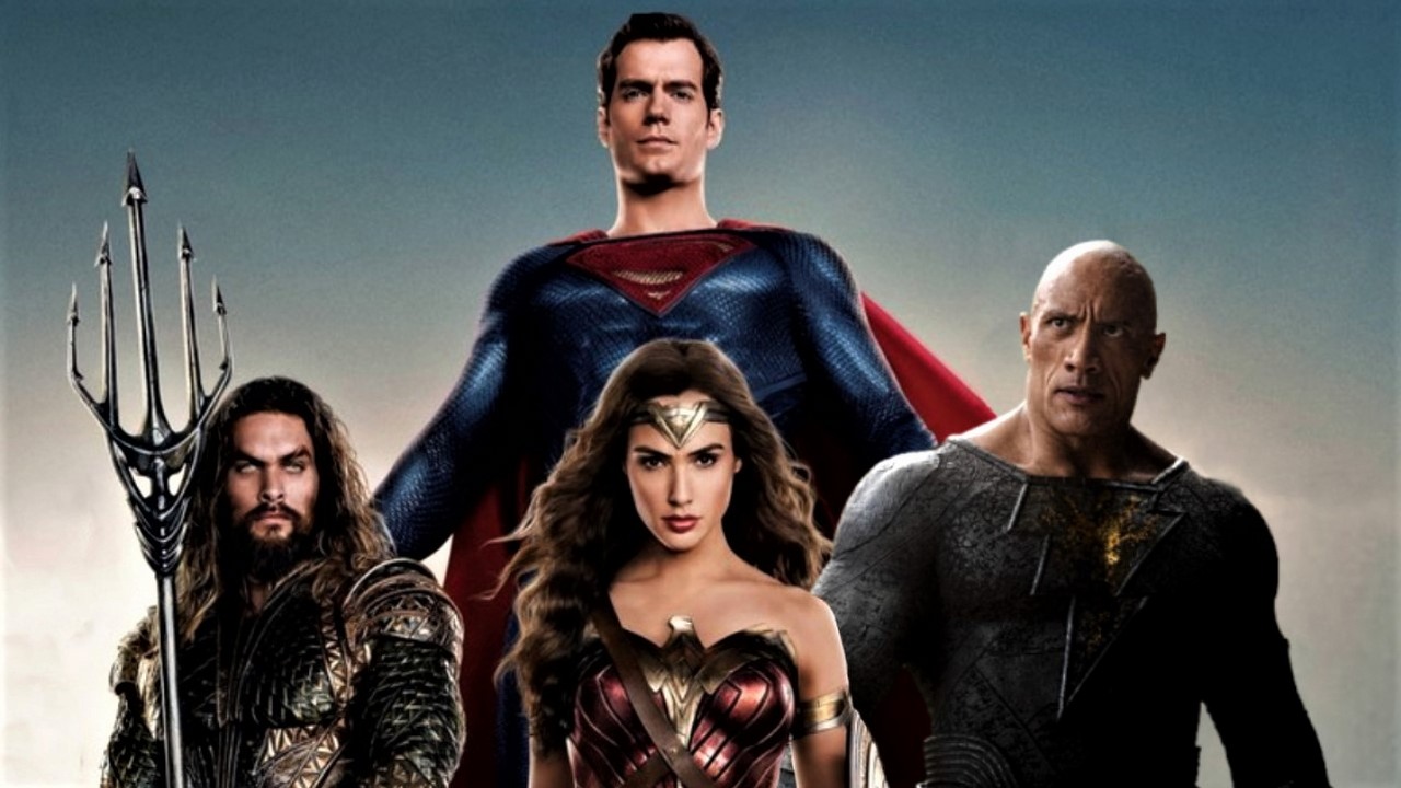 Henry Cavill i Gal Gadot na bruku? DC ponoć czeka trzęsienie ziemi, źródło grafiki: Liga Sprawiedliwości, Zack Snyder, DC Entertainment, 2017, Black Adam, Jaume Collet-Serra, DC Entertainment, 2022.