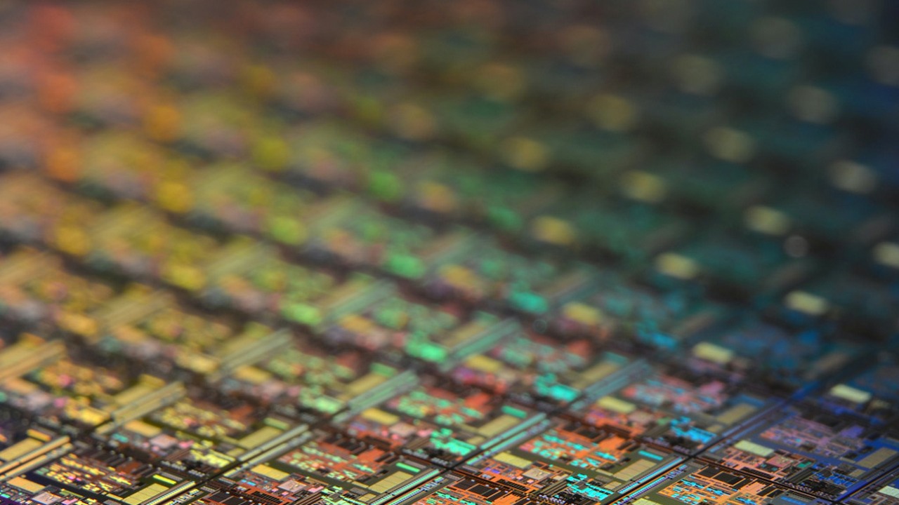 Produkcja chipów to świetny biznes, przychody TSMC wzrosły o 50%, źródło grafiki: Unsplash | Laura Ockel.