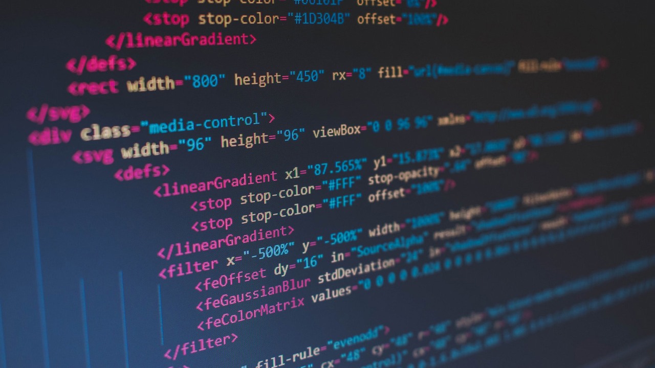 Hakerzy sparaliżowali cały kraj na miesiąc, źródło grafiki: Unsplash | Florian Olivo.