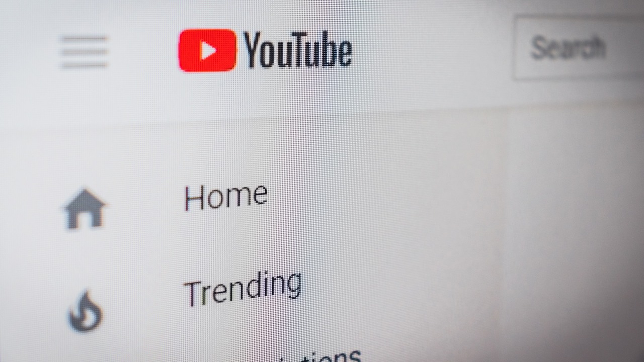 YouTube ma sposób na spam w komentarzach, źródło grafiki: Christian Wiediger | Unsplash.