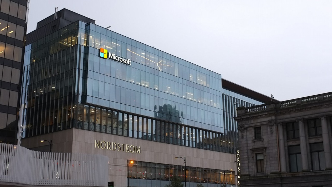 Microsoft ma nowy sposób na zasypanie Was reklamami, źródło grafiki: Unsplash | Matthew Manuel.