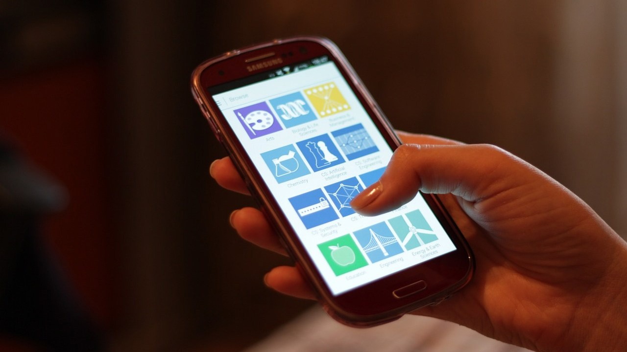 Zaopatrz się w smartfon taniej dzięki świątecznym megarabatom RTV Euro AGD, źródło grafiki: flickr.