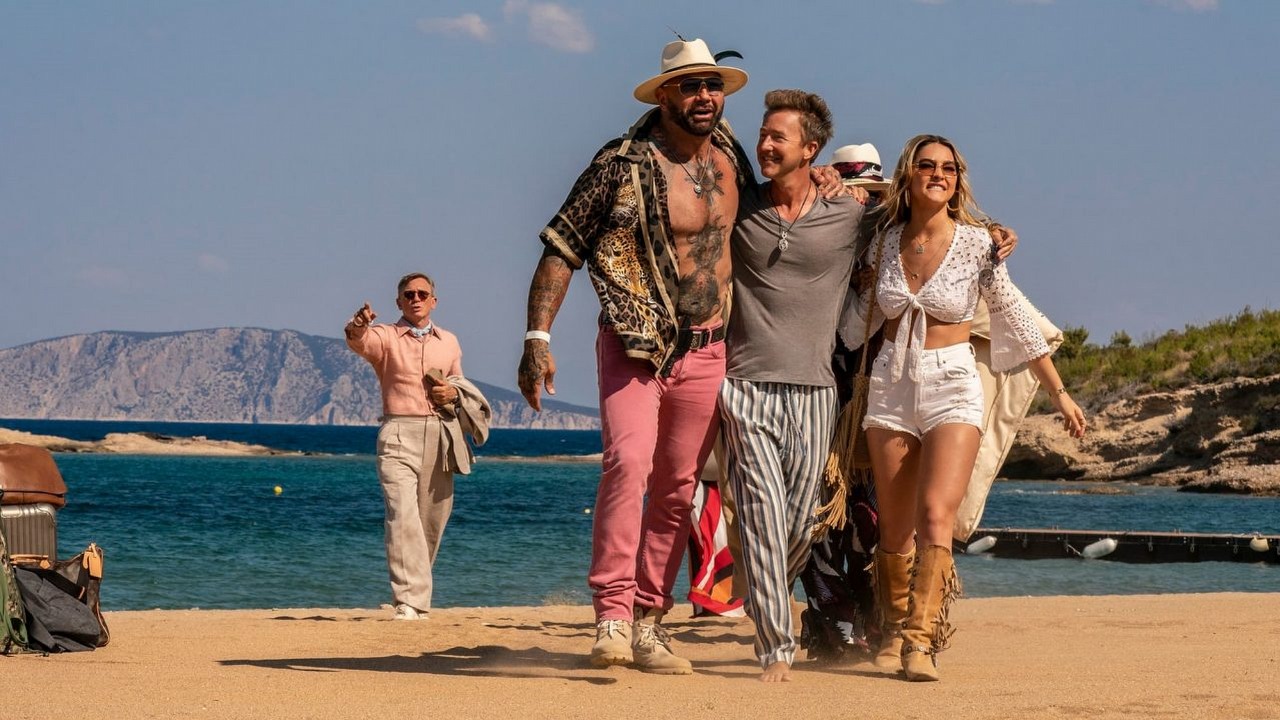 Reżyser Glass Onion jest wkurzony, że w tytule znalazło się Na noże, źródło grafiki: Glass Onion: Film z serii „Na noże”; reż. Rian Johnson; Netflix; 2022.