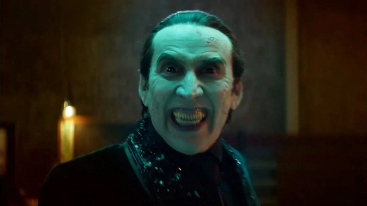 Nicolas Cage jako Drakula w zwiastunie komediowego Renfielda, źródło grafiki: Renfield; Chris McKay; Universal Pictures; 2023.