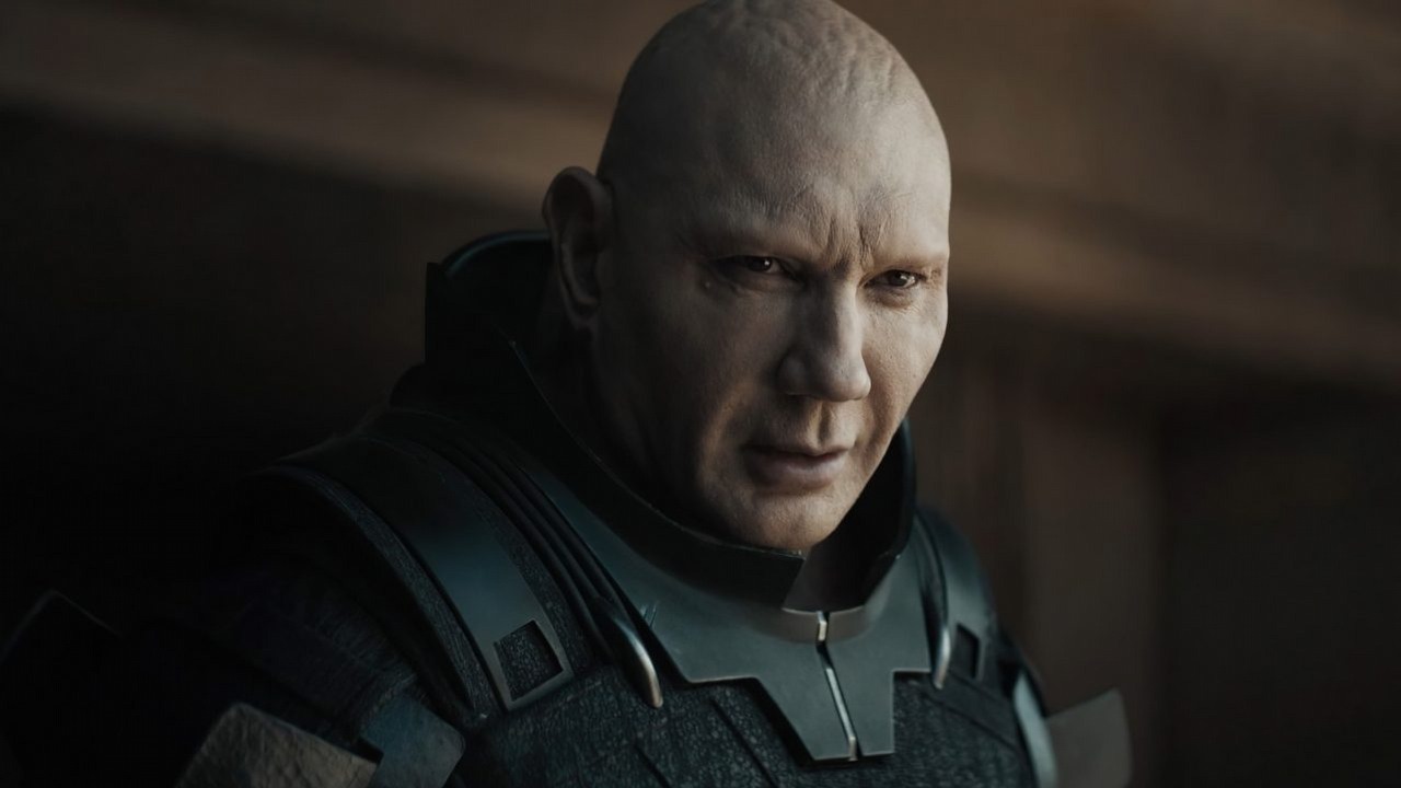 Dave Bautista zapewnia, że „nie chce być następnym The Rockiem, tylko dobrym aktorem”, źródło grafiki: Diuna; reż. Denis Villeneuve; Warner Bros.; 2021.